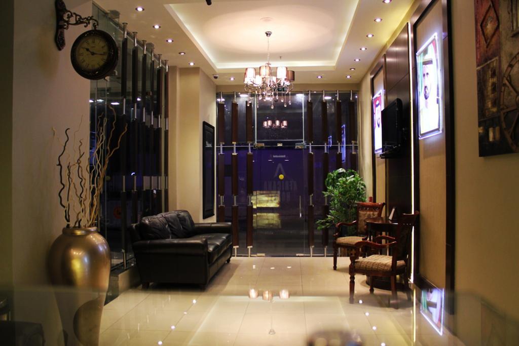 Africana Hotel Дубай Экстерьер фото